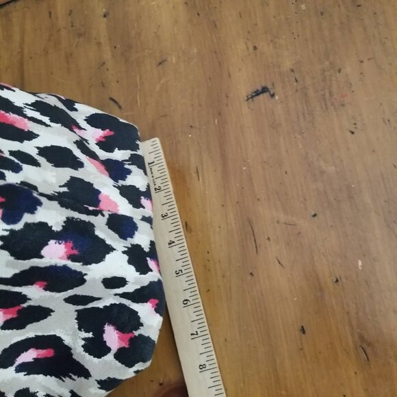 Victoria's Secret Zip Top Tote VS Pink Leopard Print Canvas Weekender Tote Bag - Picture 7 of 12